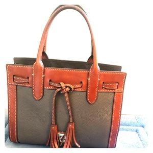 Grey Dooney and Bourke purse in great condition..